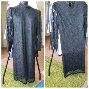 2x black lace dress